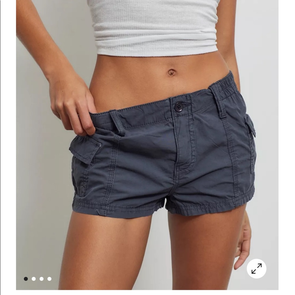 URBAN OUTFITTERS WHITE CRAGO SHORTS
